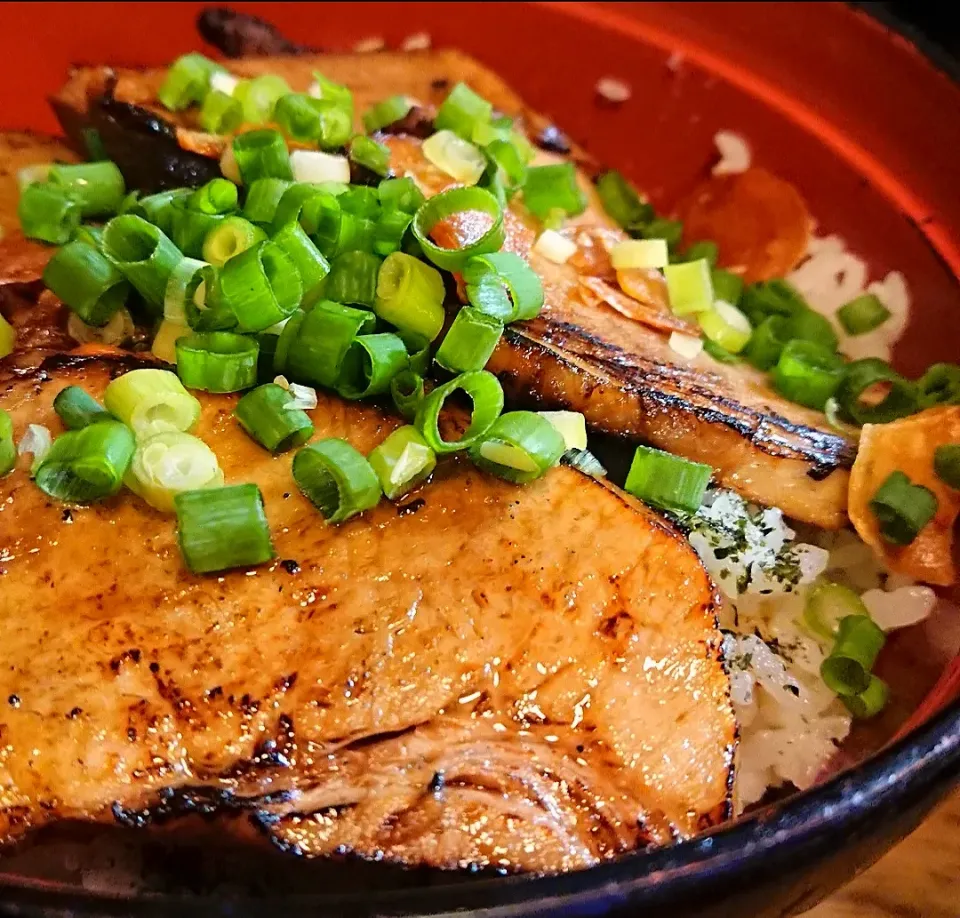 豚ロース丼|りくれんさん