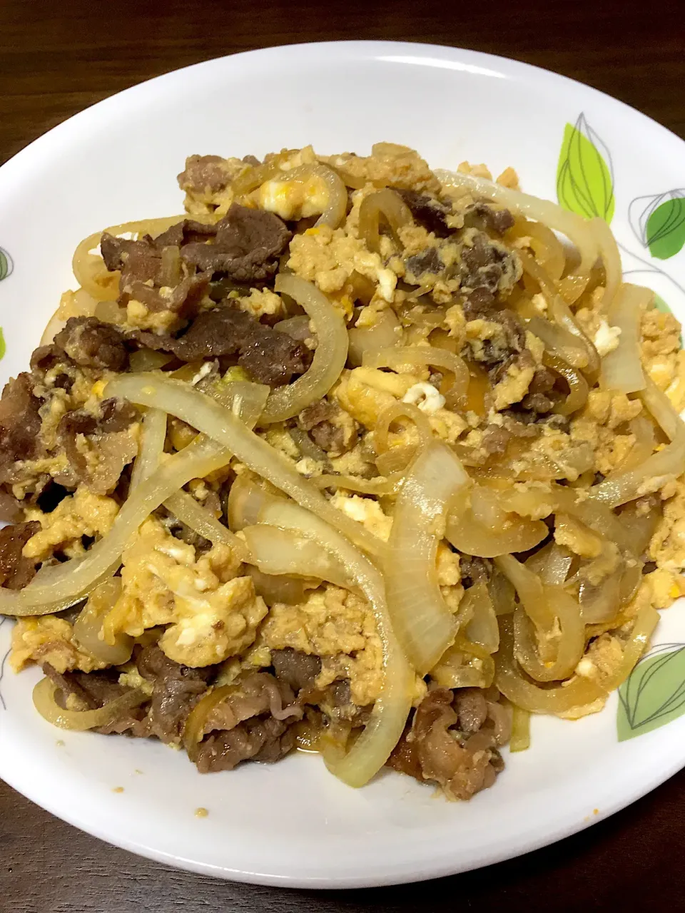 Snapdishの料理写真:牛肉卵とじ丼|satoshiさん