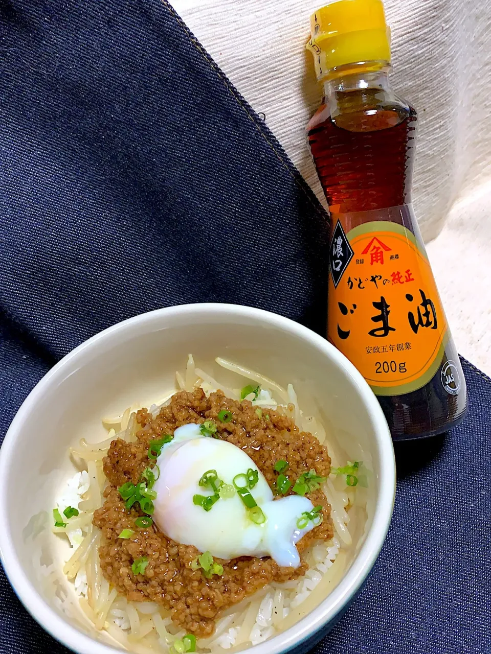 肉味噌ともやしのナムルの丼|もこうさぎさん