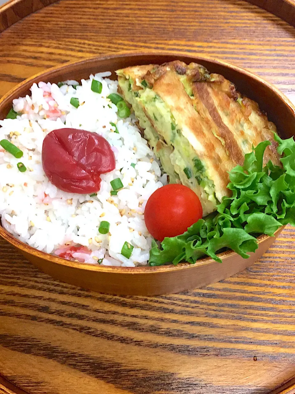 梅ごはんとお好み焼き弁当。|田中心さん