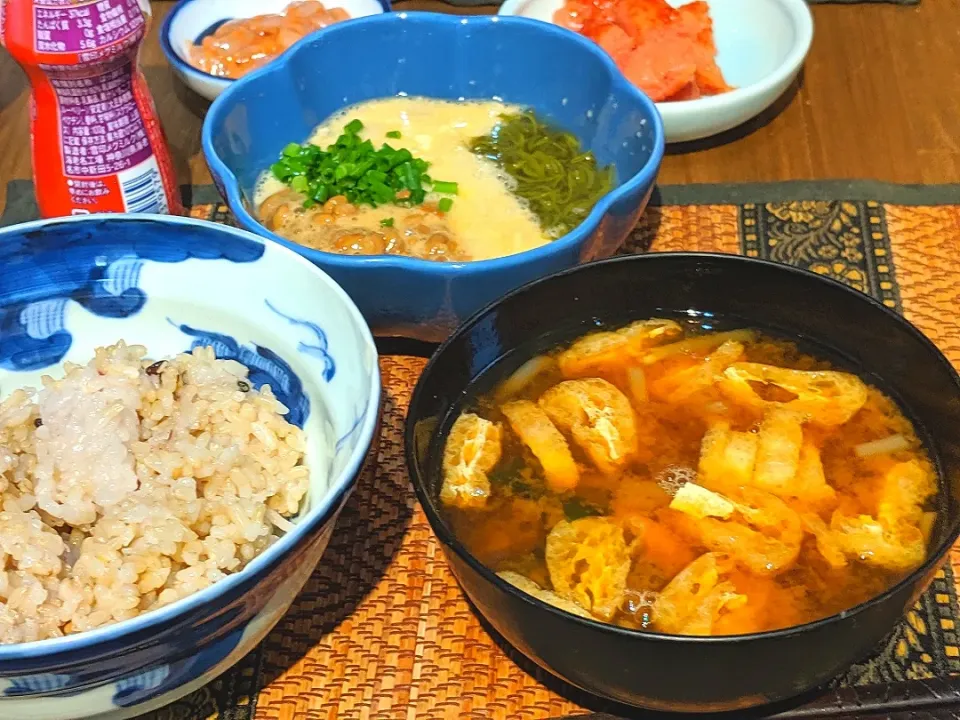 長芋納豆めかぶミックス＆もやし、ワカメの味噌汁|まぐろさん