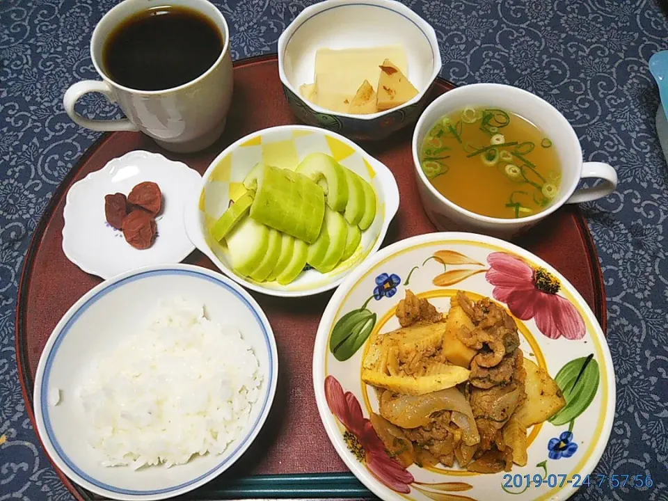 よねばーばの朝ごはん
筍と牛肉のプルコギ
味噌汁
高野豆腐
梅干し
青瓜の糠漬け、
ご飯、コーヒー|yoneばーばさん