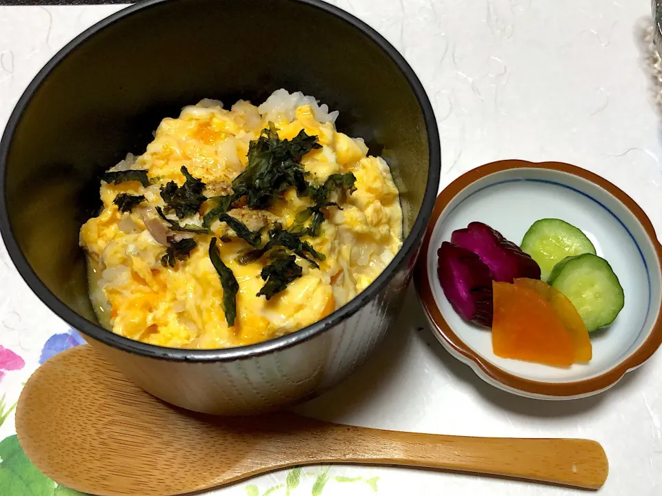 魚のあらを使った卵丼|あき なつさん