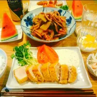 ⭐鮪カツ 
(豆腐タルタル)
⭐イカと大根の煮付け
⭐ゴボウサラダ
⭐オレンジヨーグルト
⭐スイカ🍉|MAKI／💠mimiさん