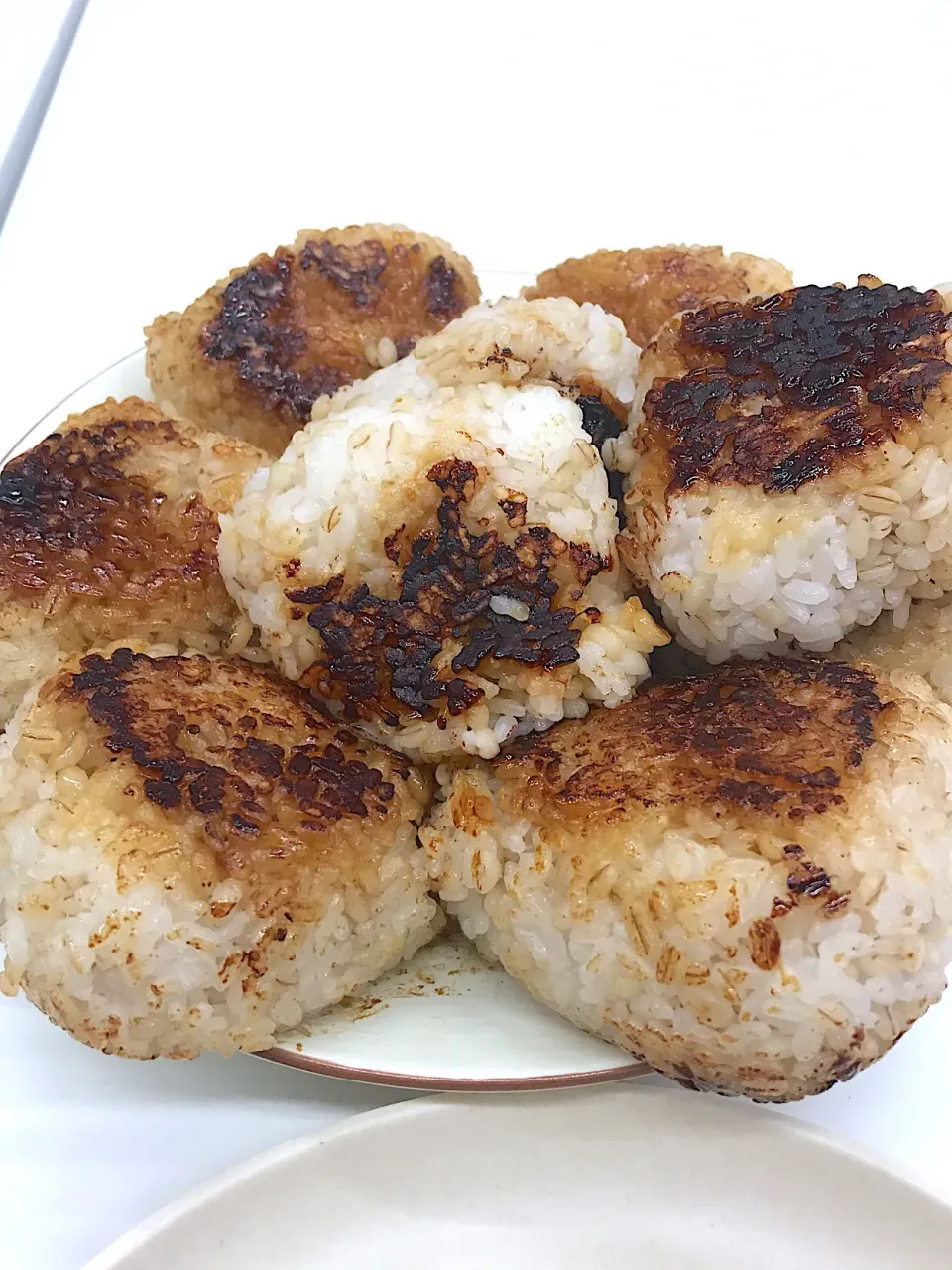 Snapdishの料理写真:手作り醤油で味付け♫  焼きおにぎり♫wwwww|Yoshihiro Andoさん