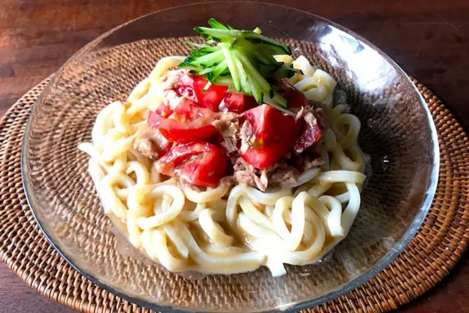 レンジで！ツナとトマトのぶっかけごまみそうどん|マルコメ キッチンさん