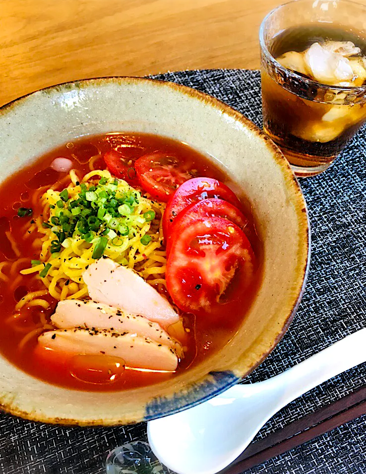 今日のお家で一人ランチは                               トマトジュースで冷やしトマトラーメン✨      レシピあり😊|ミッチ☆ママさん