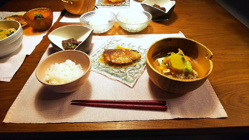 Snapdishの料理写真:本日の作り置きのお仕事
一汁三菜メニュー|vege食堂さん