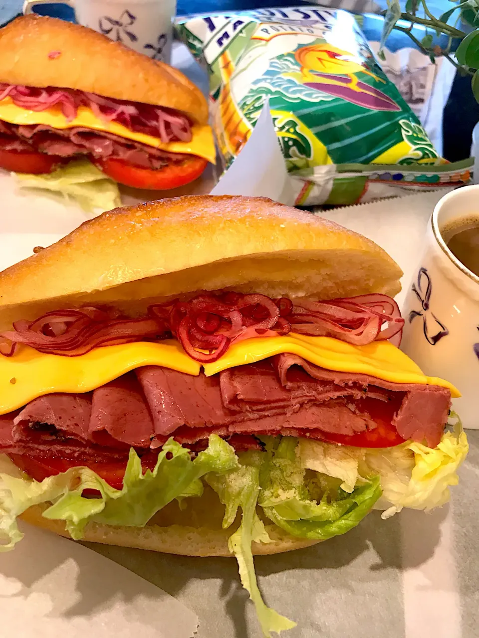 パストラミビーフサンドで朝ごはん|シュトママさん