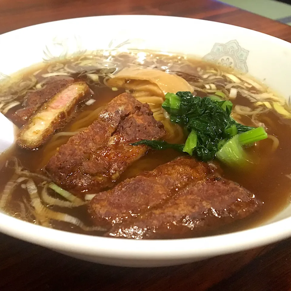 晩ごはん⭐️⭐️⭐️                                                                パイグーメン排骨麺🍜   カレー風味がいいっ٩( ᐛ )و|ぽんたさん