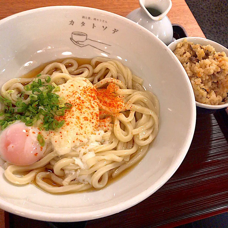 とろ玉ぶっかけうどんかしわめしセット@カタトソデ(新橋)|塩豚骨さん