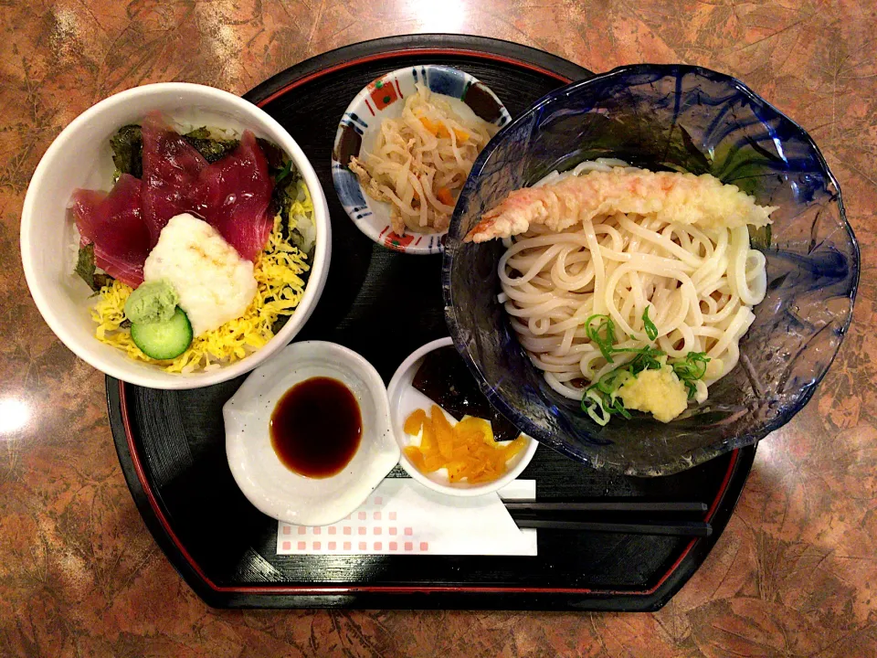 おすすめ定食(まぐろトロロ丼と冷たい天ぷらうどん)|ばーさんさん