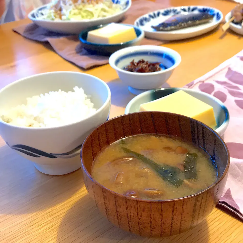 なめこ汁とごはんと玉子豆腐と。晩ごはん。|しゅうとうさんさん