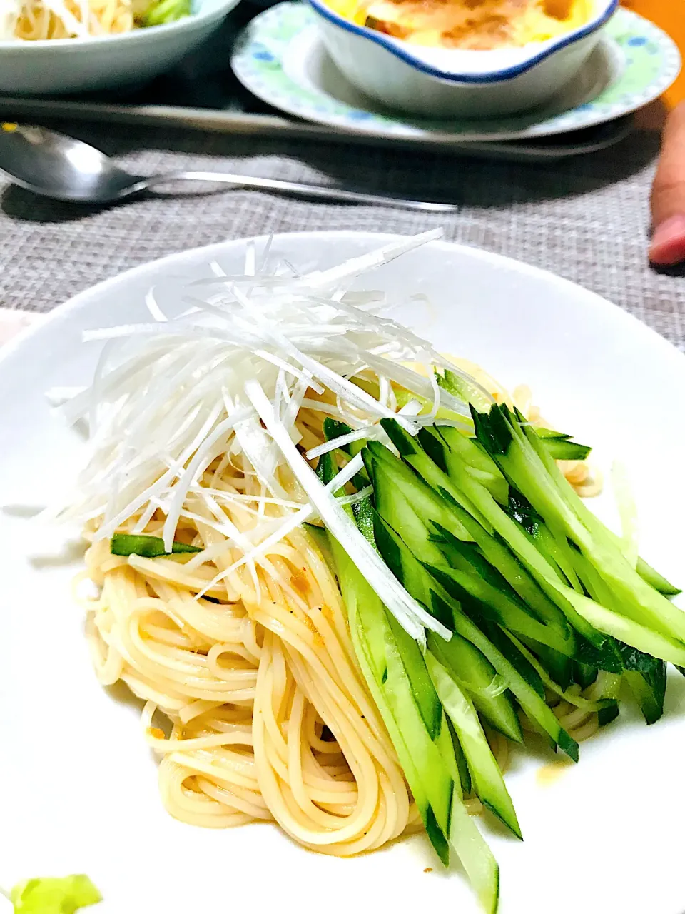 そうめんでツルッとピビン麺🍜|ちはるさん