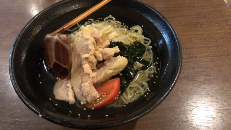 蒸し鶏の冷やし塩ラーメン|おっちさん