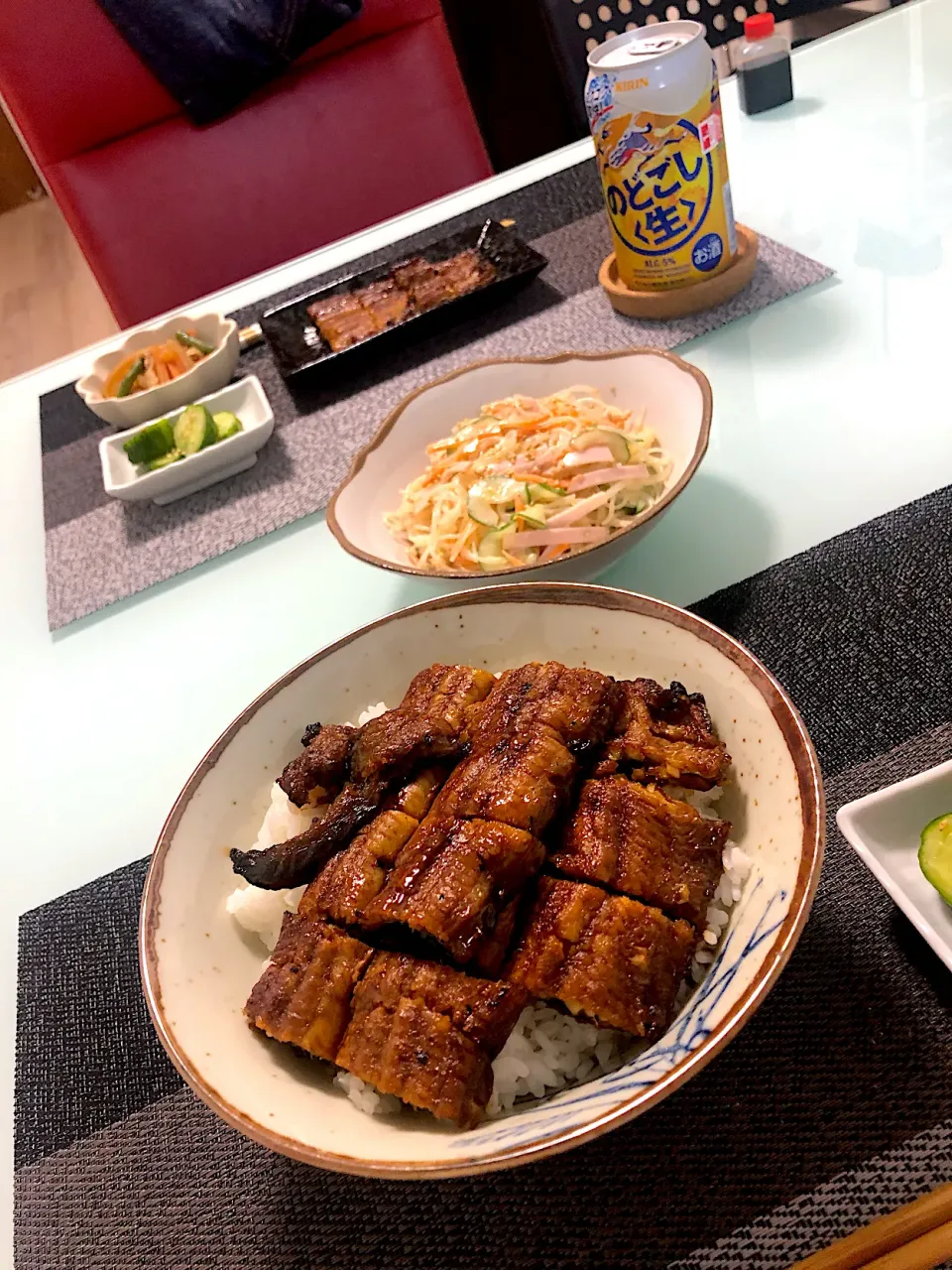 彼はうな丼👦🏻わたしはビールと👩🏻🍺|anzさん