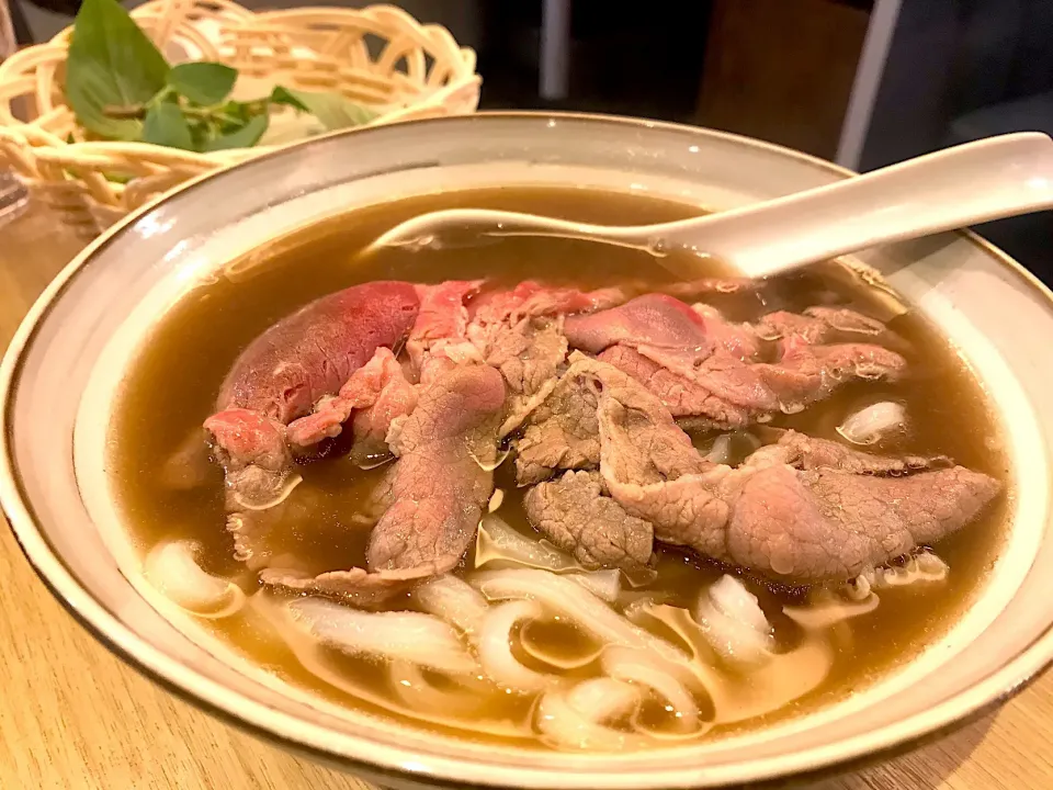 Pho with thin slices of beef|Sky Blueさん