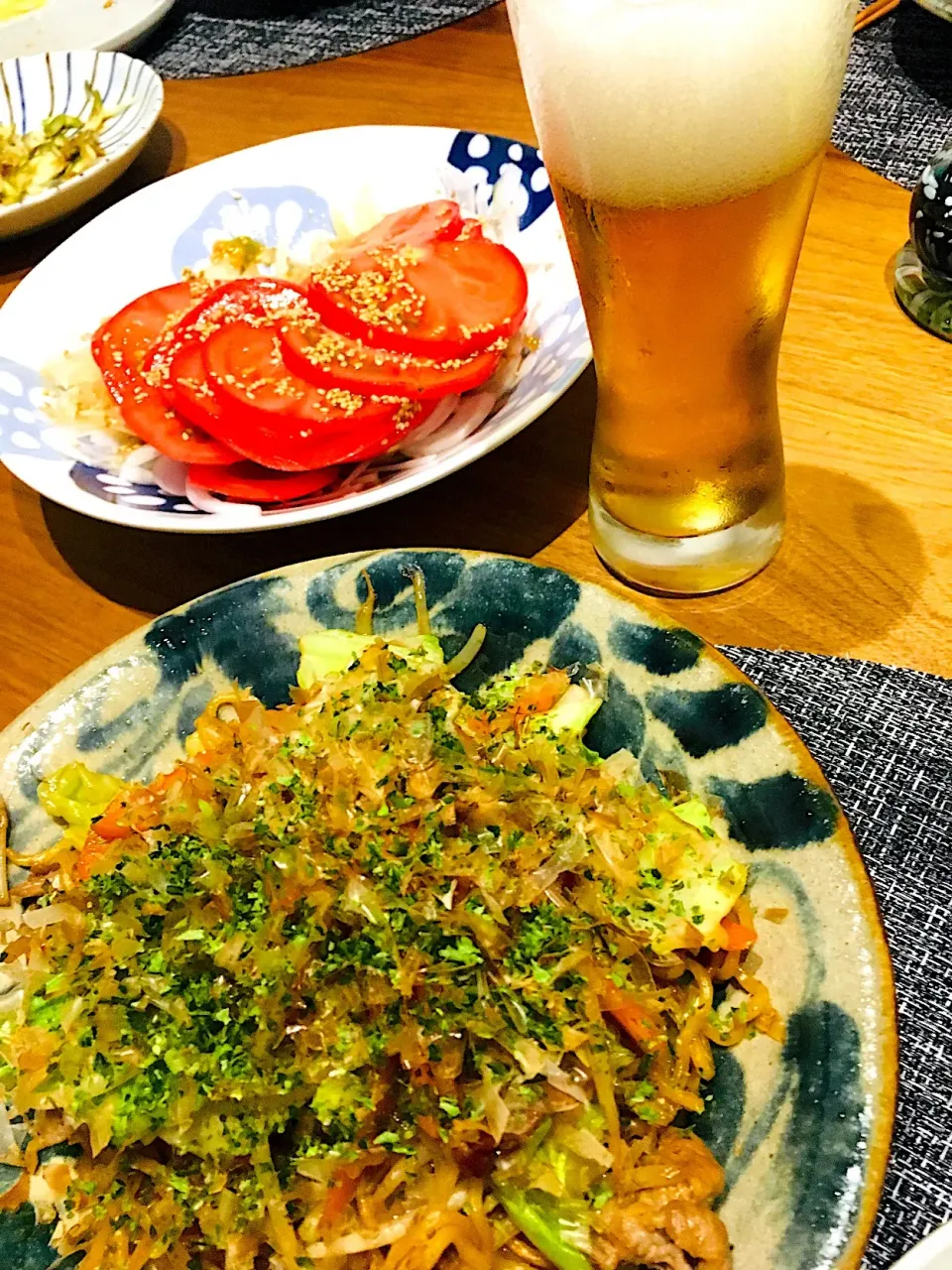 今夜は、中華麺で作った焼きそばでカンパイ🍻✨|ミッチ☆ママさん