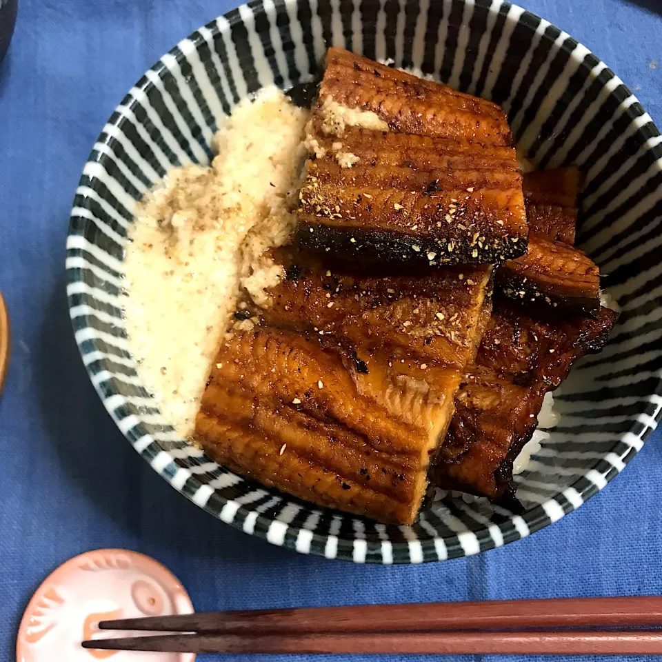 ウナとろろ丼😋|あさかさん