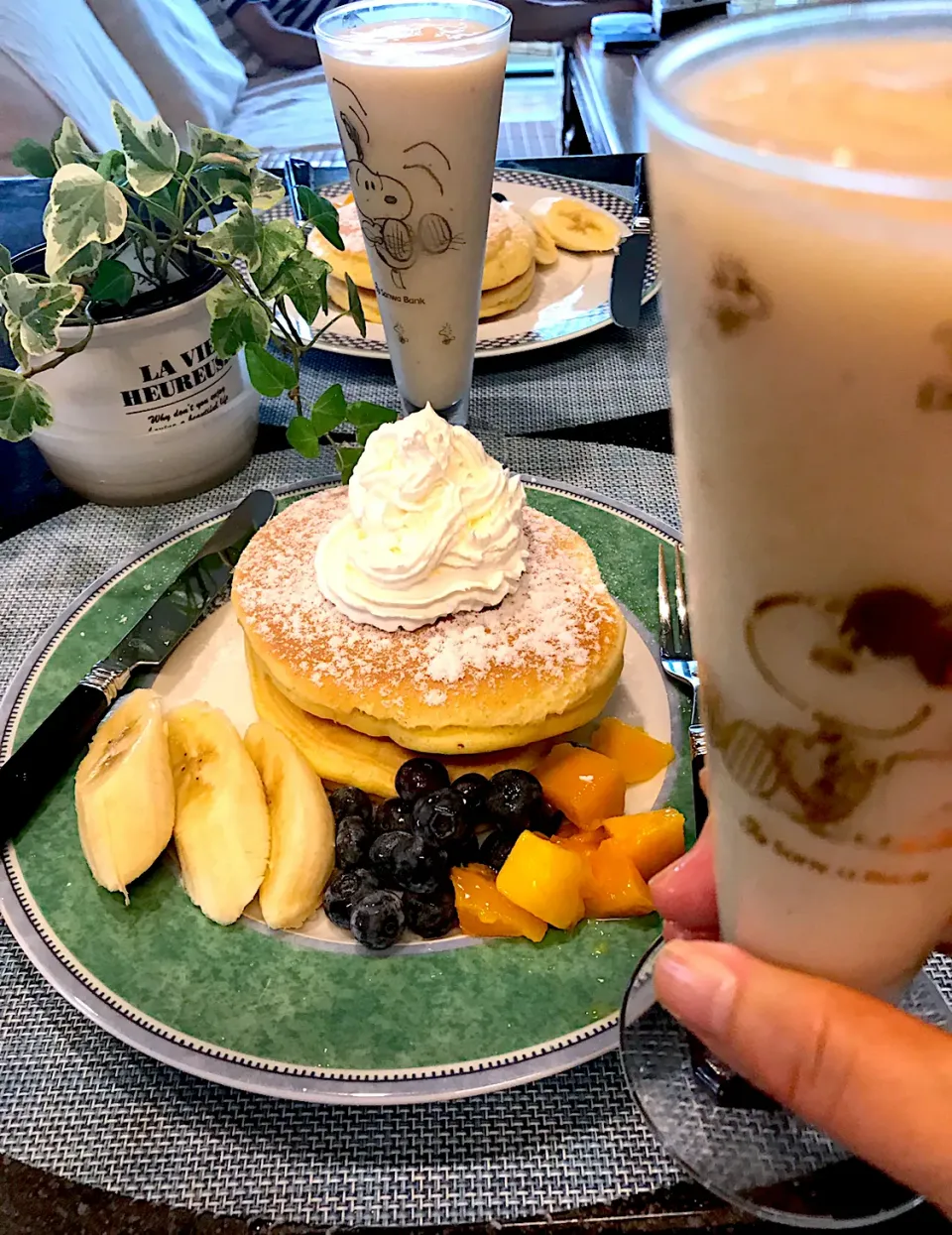 パンケーキと甘酒バナナジュースで朝ごはん|シュトママさん