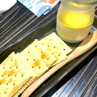 Snapdishの料理写真:チーズ豆腐クラッカー|ssshiiiiiさん