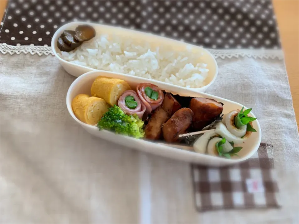 Snapdishの料理写真:メカジキソテー🐟 卵焼き🍳 アスパラベーコン巻き🌀 竹輪大葉梅🌀🥦🍚|あやこさん