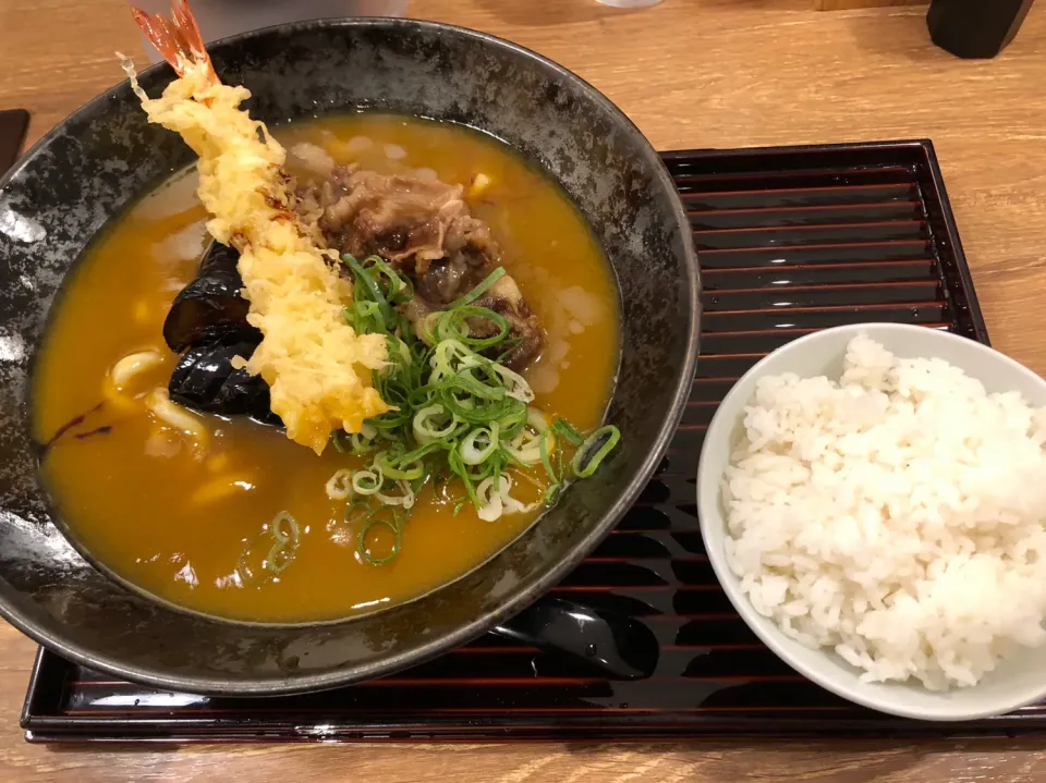 冷やし肉・野菜・海老天うどん|おっちさん