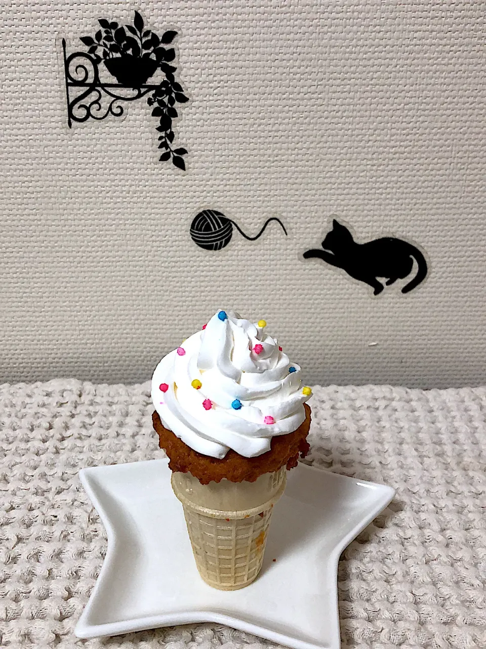 Snapdishの料理写真:アイスコーンカップケーキ|marichさん