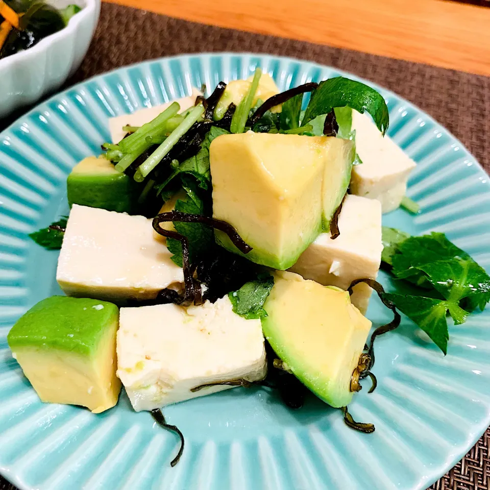 豆腐とアボカドと三つ葉のサラダ|いちごさん