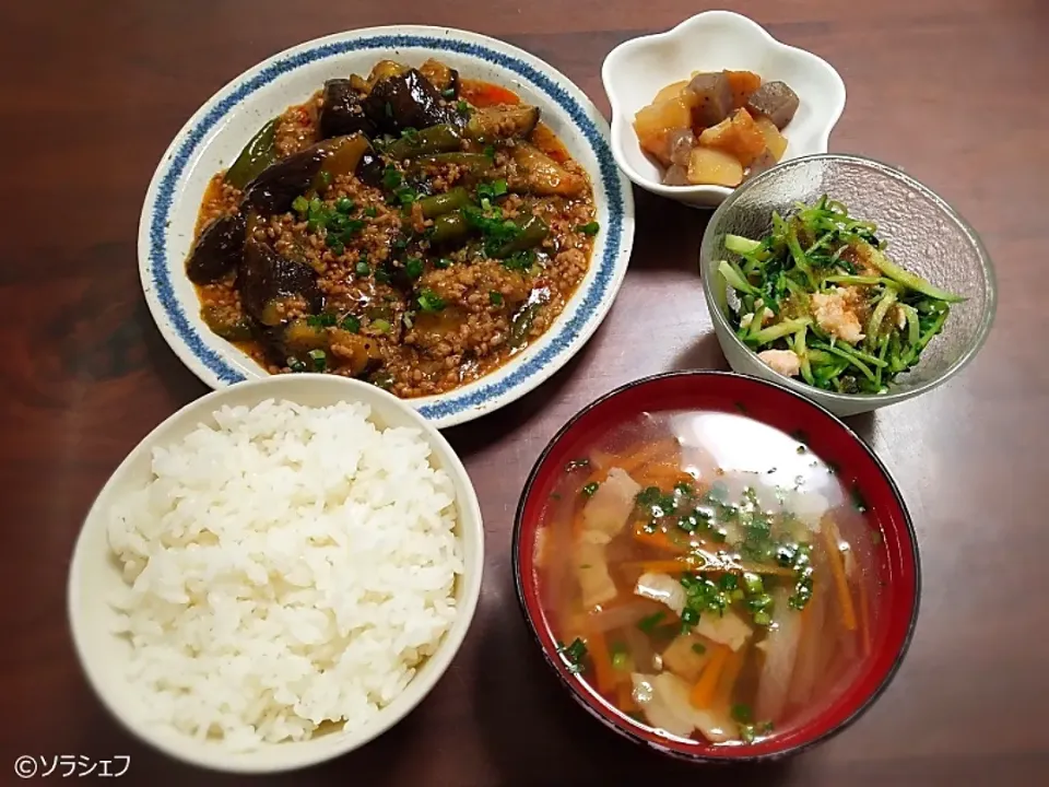 7/28の晩ご飯だよ(*^^*)
★麻婆茄子
★サーモンと豆苗のサラダ
★大根とこんにゃくの中華風煮物
★ベーコンと大根のコンソメスープ|ソラシェフさん