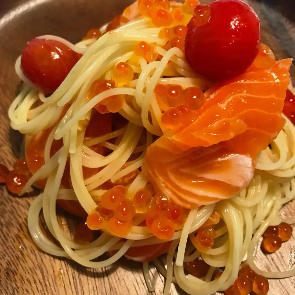 トマトのハニーマリネとサーモンの冷製パスタ🍝|HALさん