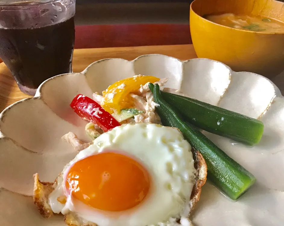 20190727🍚旦那さんの朝ごはん🥣
 #旦那さんの朝ごはん  #目玉焼き定食|akiyo22さん