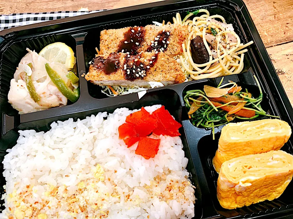 カツ&鶏塩レモンソテー弁当○。°|rumi♪さん