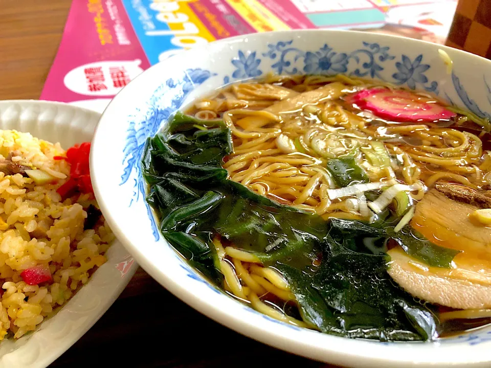 しょうゆラーメンとチャーハン   弥生食堂出前|BOOさん