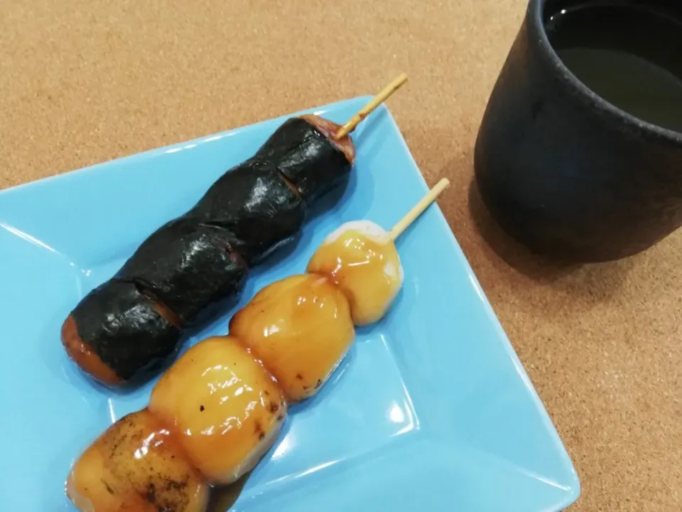 Snapdishの料理写真:整体５回目おやつにゆうろーど亀有の伊勢屋でおだんご🍡|たえさん