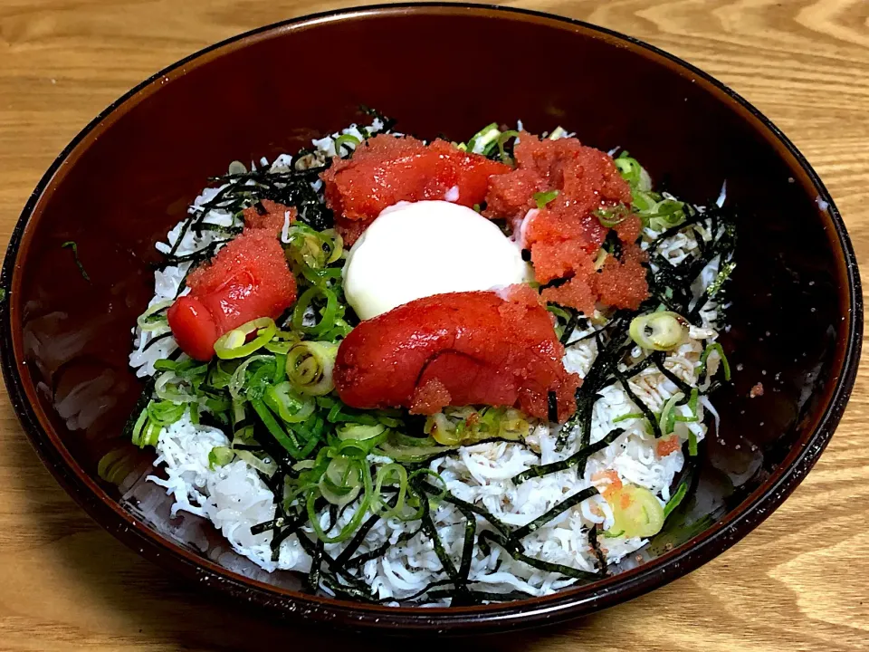 今日の夕食
☆温玉のせ明太しらす丼|まぁたんさん