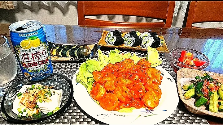 えび🦐チリ
おぼろ豆腐
🦐塩キュウリ
カッパ巻き🥒
 水ナスのぬか漬け(ばあちゃん👵作)|bisenさん