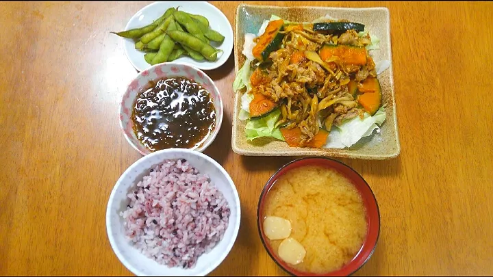 ７月２２日　豚こまとかぼちゃのスタミナ南蛮　枝豆　もずく　お麩とわかめのお味噌汁|いもこ。さん