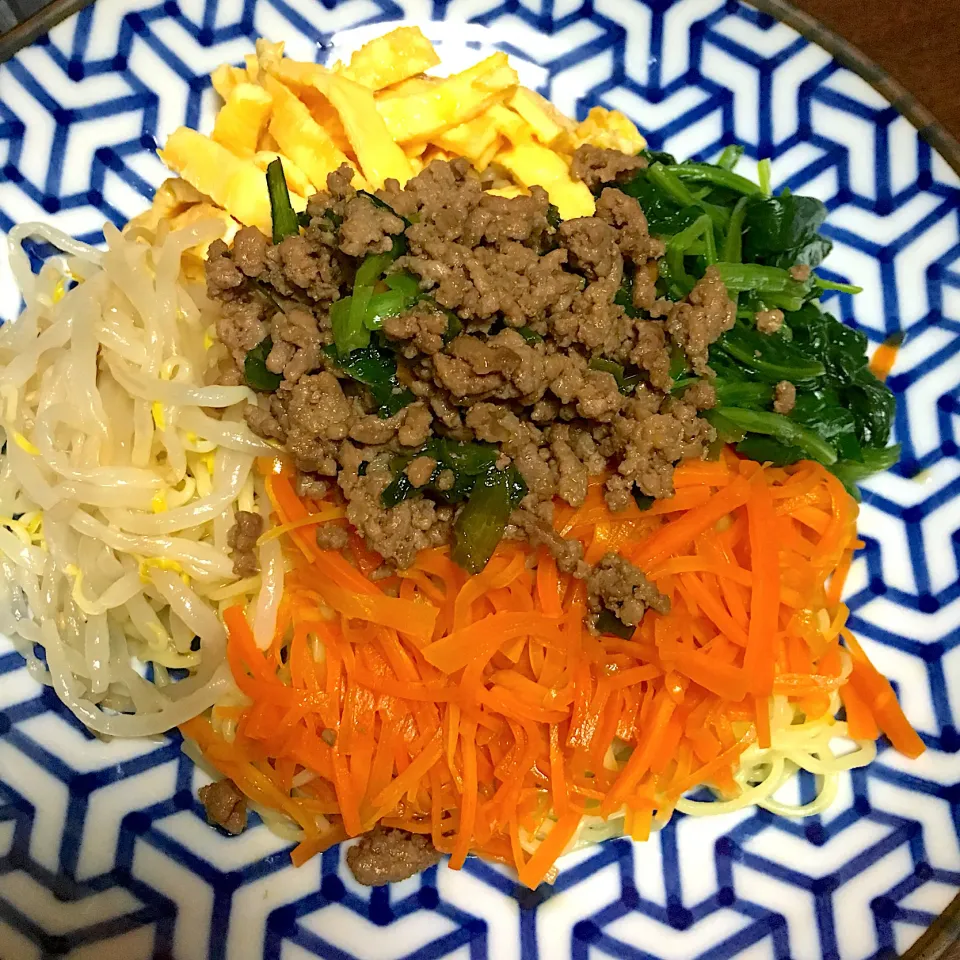 Snapdishの料理写真:冷やし中華の麺で！まぜ麺❤️|まさまささん