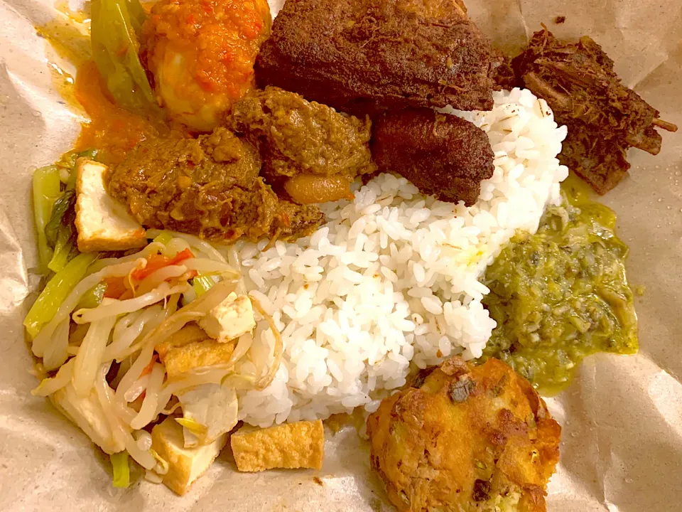 Nasi padang|yeni kartikasariさん