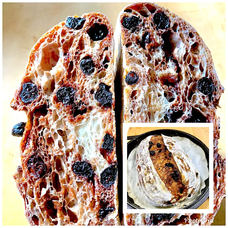 chocolate blueberry swirl sourdough loaf|gonbenさん