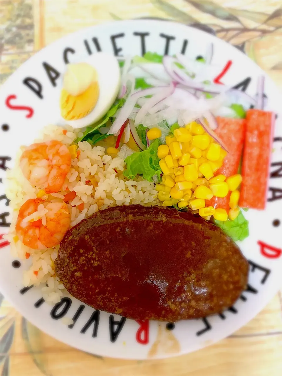 今日の夕飯☆イシイのBigハンバーグプレート|琥珀さん