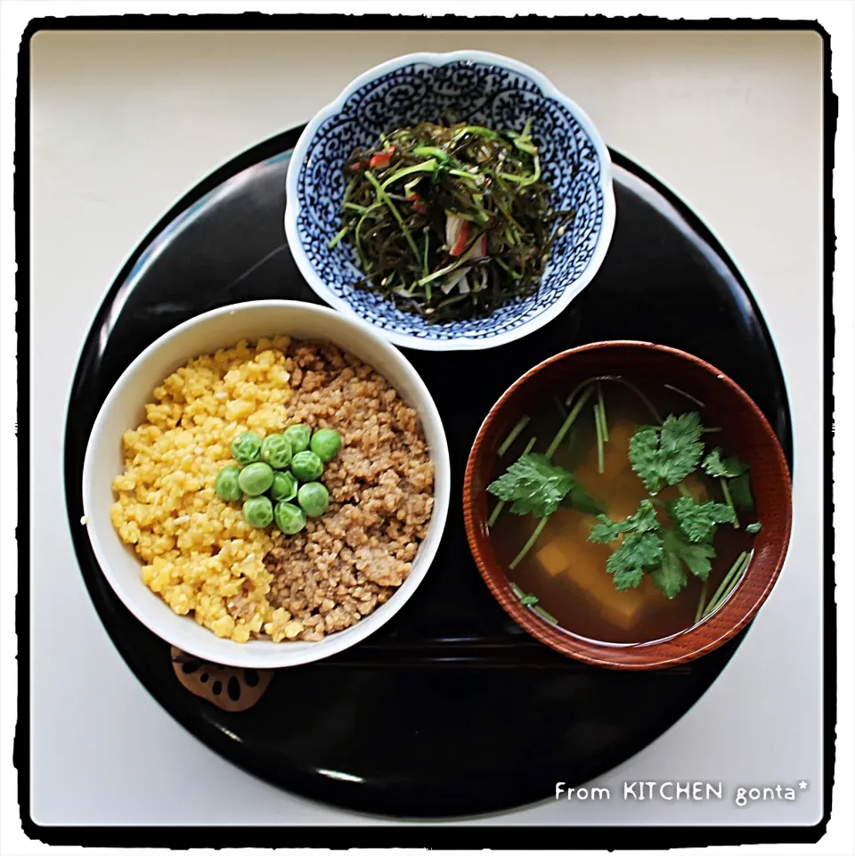 Snapdishの料理写真:三色丼no和ンプレートごはん🍚﻿|gonta*さん