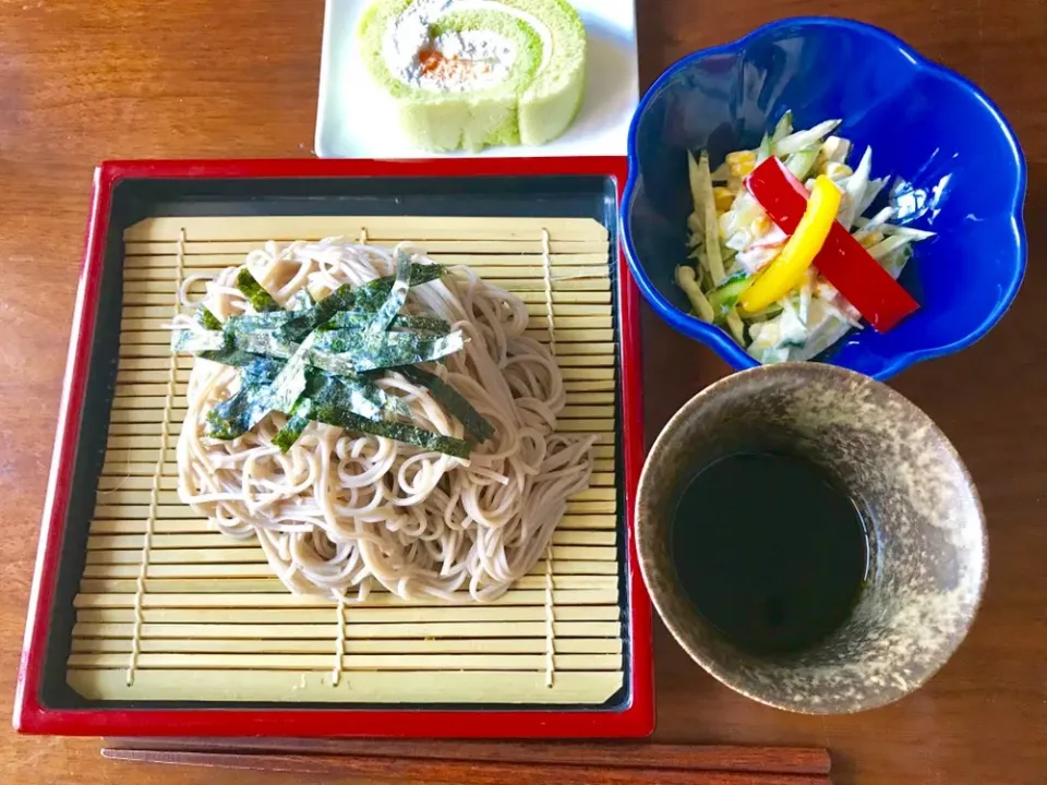 20190731🍚旦那さんの朝ごはん🥣
今日はざる蕎麦。
もう朝から暑すぎる。|akiyo22さん