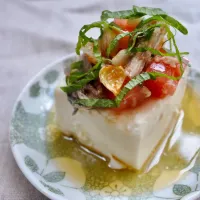 豆腐のトマトと鯖のせ  焦がしにんにくごま油|さぴこさん