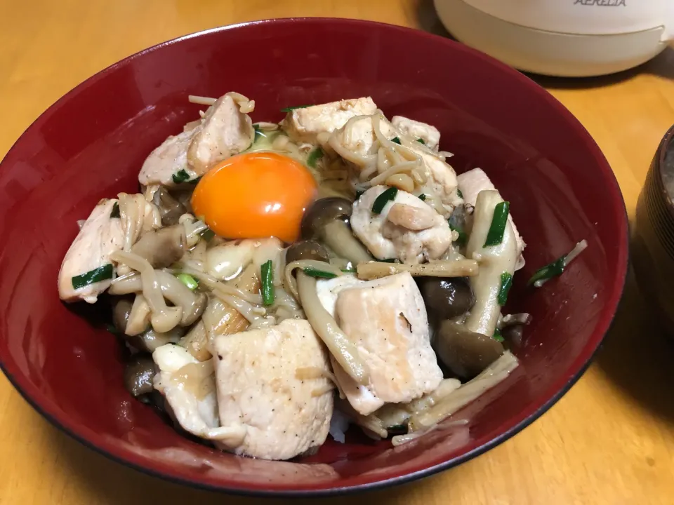 ごま油効かせた鶏むね丼|のりさん