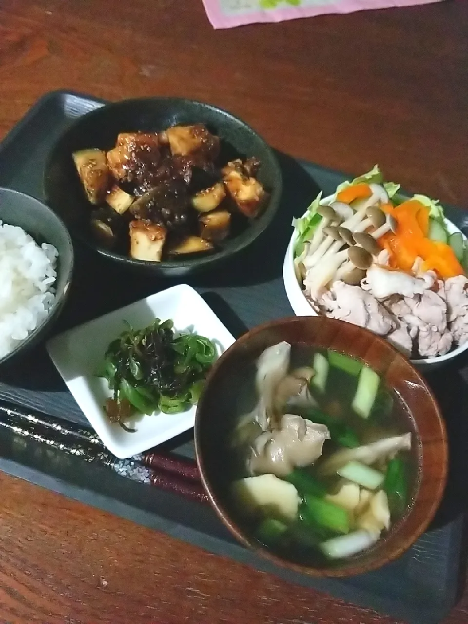 茄子と厚揚げのクルミ味噌炒め
冷しゃぶサラダ
ピーマンと塩昆布のごま油炒め
吸い物|あぁちゃんさん