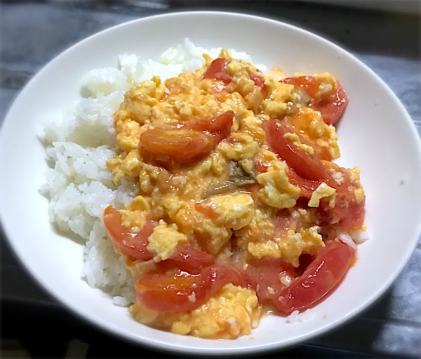 Snapdishの料理写真:今夜は、ふわとろ玉子のトマト炒めを頂きます🍅😋🎵|ギムレットさん