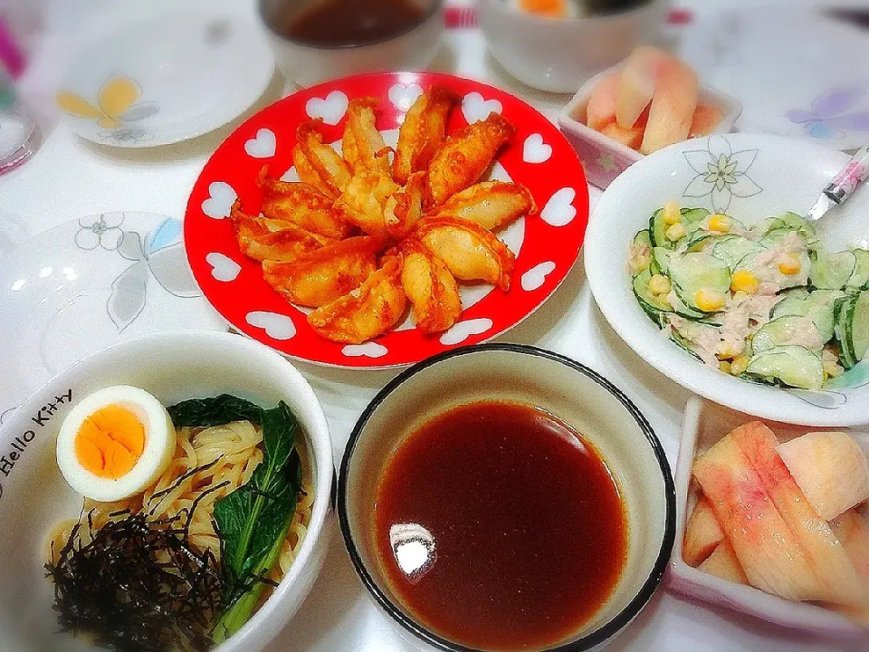 Snapdishの料理写真:夕食(^ー^)
つけ麺
ポテトチーズ揚げ餃子
きゅうりとツナコーンサラダ
桃|プリン☆さん