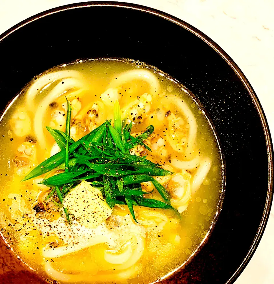 あさりとネギの味噌うどん😋バター風味🤩|ぽくくんさん